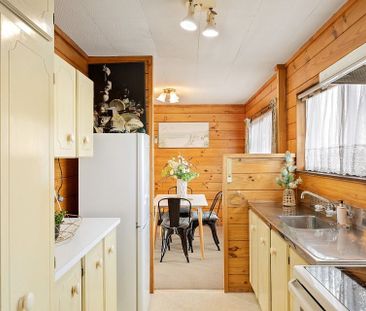 Charming 3BR Hillpark Haven w/ Deck - Photo 2