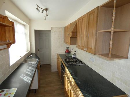 2 bedroom terraced house to rent - Photo 4
