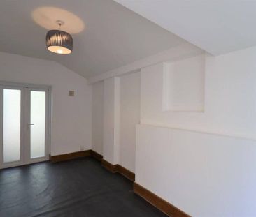 3 bedroom House to rent - Photo 2