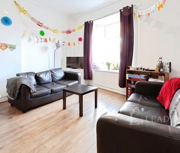 4 bedroom flat to rent - Photo 3