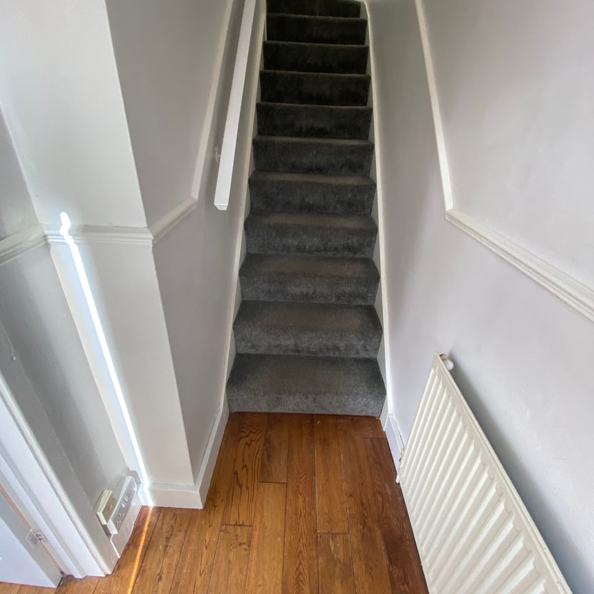 3 Bed - 30 Somerdale Grove, Leeds - LS13 4SE - Student - Photo 1