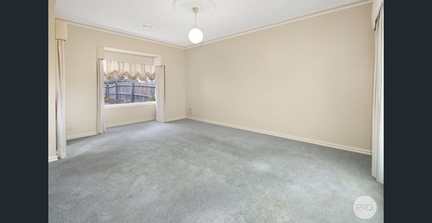 TWO BEDROOM HOME IN CENTRAL LOCATION! - Photo 1