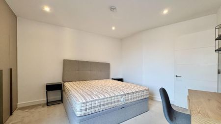 3 bedroom flat to rent - Photo 5