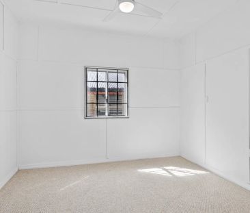 Charming Renovated Home - Photo 4