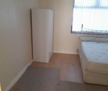 Room in a Shared House, Norway Street, M6 - Photo 5