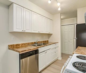 - 2 Bedroom at Southwind Apartments - Photo 4