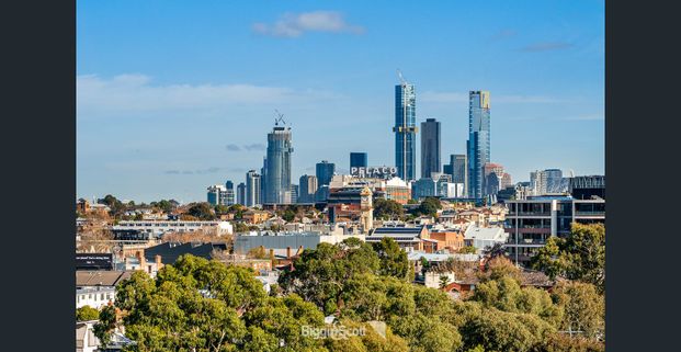 CHIC URBAN LIVING WITH BALCONY & VIEWS – STEPS FROM EVERYTHING RICHMOND! - Photo 1