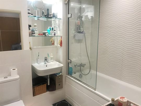 John Thornycroft Road, Southampton - Photo 1