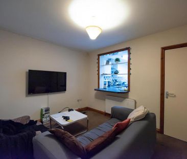 4 bedroom terraced house to rent - Photo 6