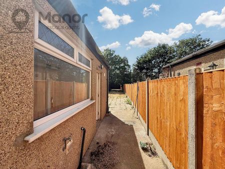 3 bedroom terraced house to rent - Photo 5