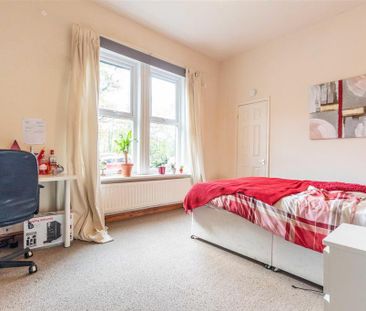 3 bedroom flat to rent - Photo 6