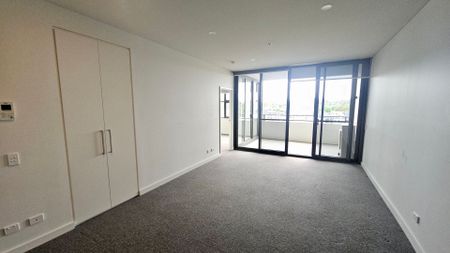 Upcoming Luxury High level Exquisite North Face TWO Bedrooms Apartment in the heart of Eastwood - Photo 2