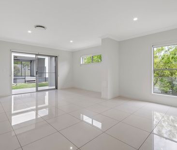 Executive Terrace Home - Mansfield High Catchment - Photo 2