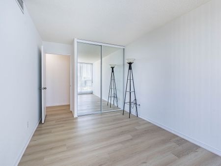 For Lease - 238 Doris Avenue Unit# 2001, Toronto, Ontario - Photo 3