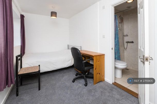 5 bedroom detached house to rent - Photo 1