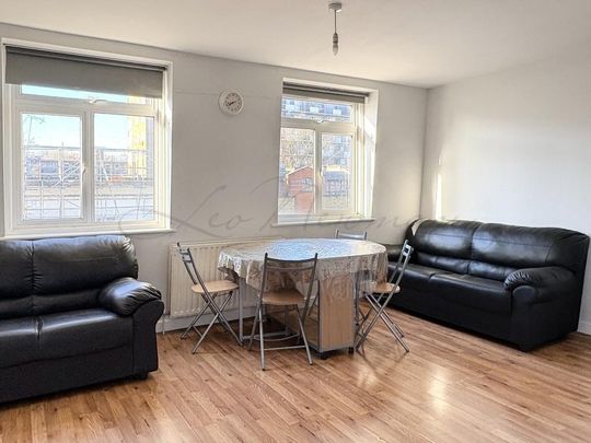 2 bedroom flat to rent - Photo 1