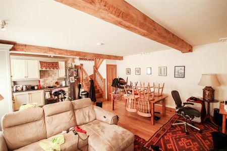 2 bedroom townhouse to rent - Photo 2