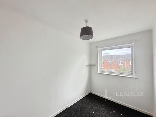 3 bedroom end of terrace house to rent - Photo 1