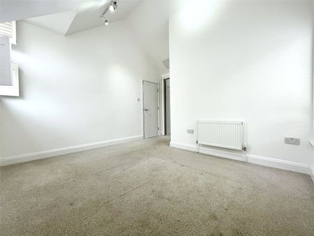 3 Bedroom - Photo 5