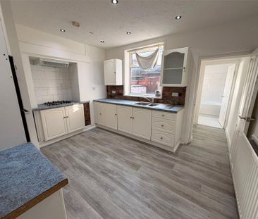 2 bedroom terraced house to rent - Photo 4