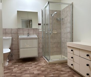 5-bedroom shared house, Finch Street - Photo 4