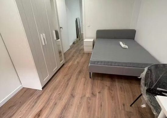 Plaça de Pep Ventura, Badalona, Catalonia 08912