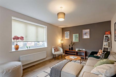 3 bedroom semi-detached house to rent - Photo 3