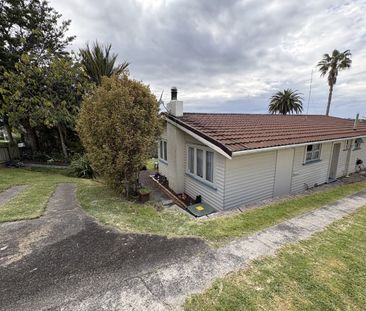 FAMILY HOME - FULLY FENCED - Photo 5