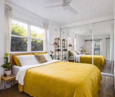 Generous one-bedder in a convenient location - Photo 1