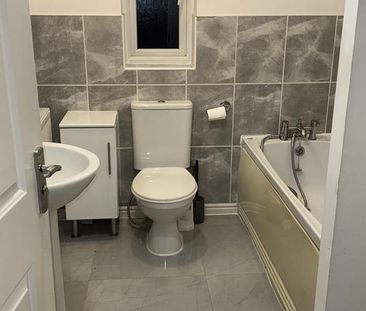 1 bedroom house of multiple occupation to rent - Photo 2