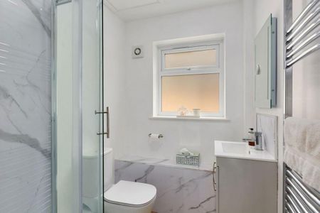 3 bedroom semi-detached house to rent - Photo 5