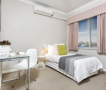 STUNNING TOWNHOUSE AVAILABLE UNTIL FEB 2027 - Photo 6