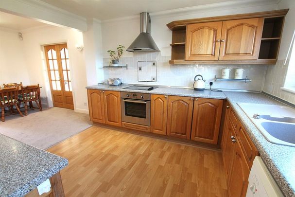 3 bedroom bungalow to rent - Photo 1