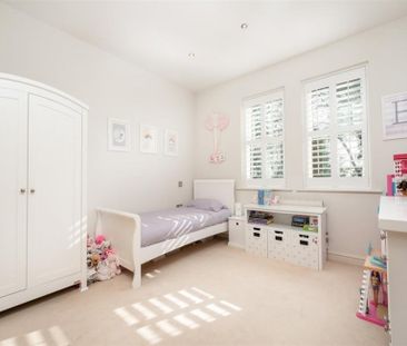 The Springs, Altrincham - Photo 2