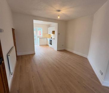 3 bedroom property to rent - Photo 2