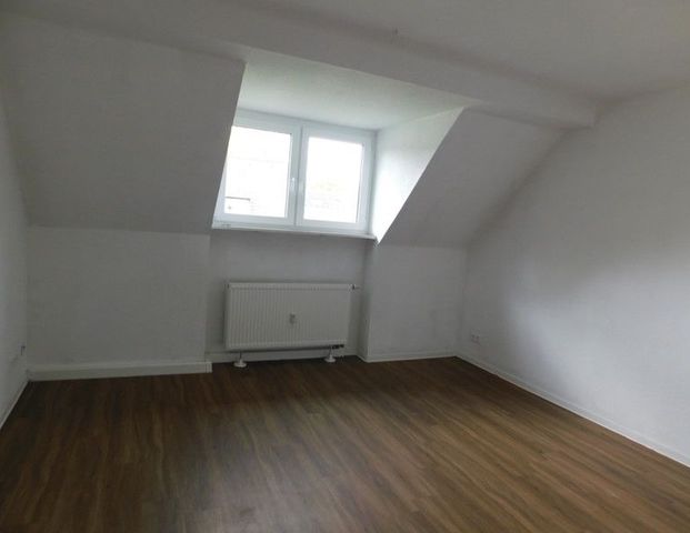 Gemütliche 3-Zimmer-Wohnung im DG , einzugsbereit! - Photo 1