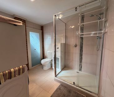 Quality One-Bedroom Flat in Peaceful Setting - Photo 5