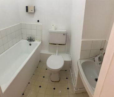 1 Bed Ground Floor Flat - Photo 3