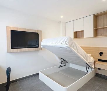 Room in a shared 6-bedroom apartment for rent in Castillejos. - Foto 1