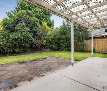 FAMILY HOME | LARGE GARDEN | QUIET LOCATION - Photo 4