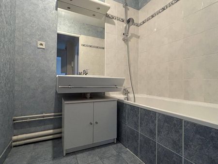 BEL F2 DE 54 M2 AVEC UN BALCON DANS UN QUARTIER DYNAMIQUE - Photo 5