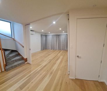 Beautifully Designed Home in a Quiet, Convenient L - Photo 2