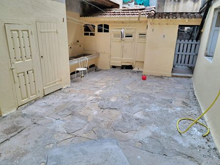 Studio de 28.43 m² avec mezzanine dans le centre-ville de La Ciotat, - Photo 3