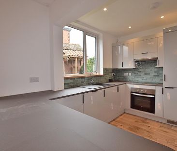 3 bedroom semi-detached house to rent - Photo 6