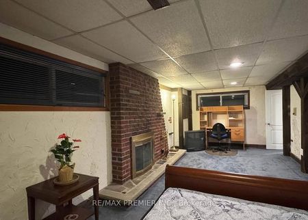 For Lease - 3551 Burningelm Crescent, Mississauga, Ontario - Photo 2