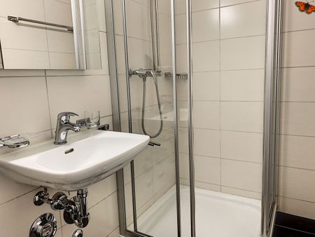 3 ½ PIECES – Close TO UNI! - Photo 4