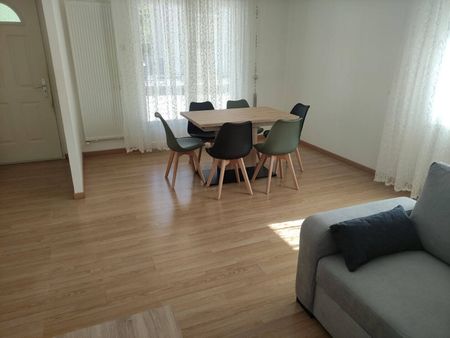 Location maison 3 pièces 80 m² à Molinges (39360) - Photo 2