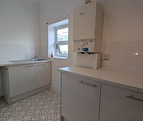 Manor Road, Folkestone, CT20 2SA, Kent - Photo 2
