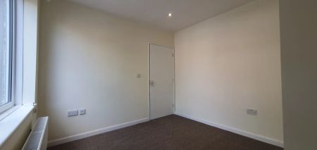 5 bed terraced house to rent in Beecheno Road, Norwich, NR5 - Photo 2