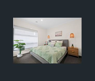 Modern Townhouse Living in a Quiet Grovedale Pocket - Photo 4